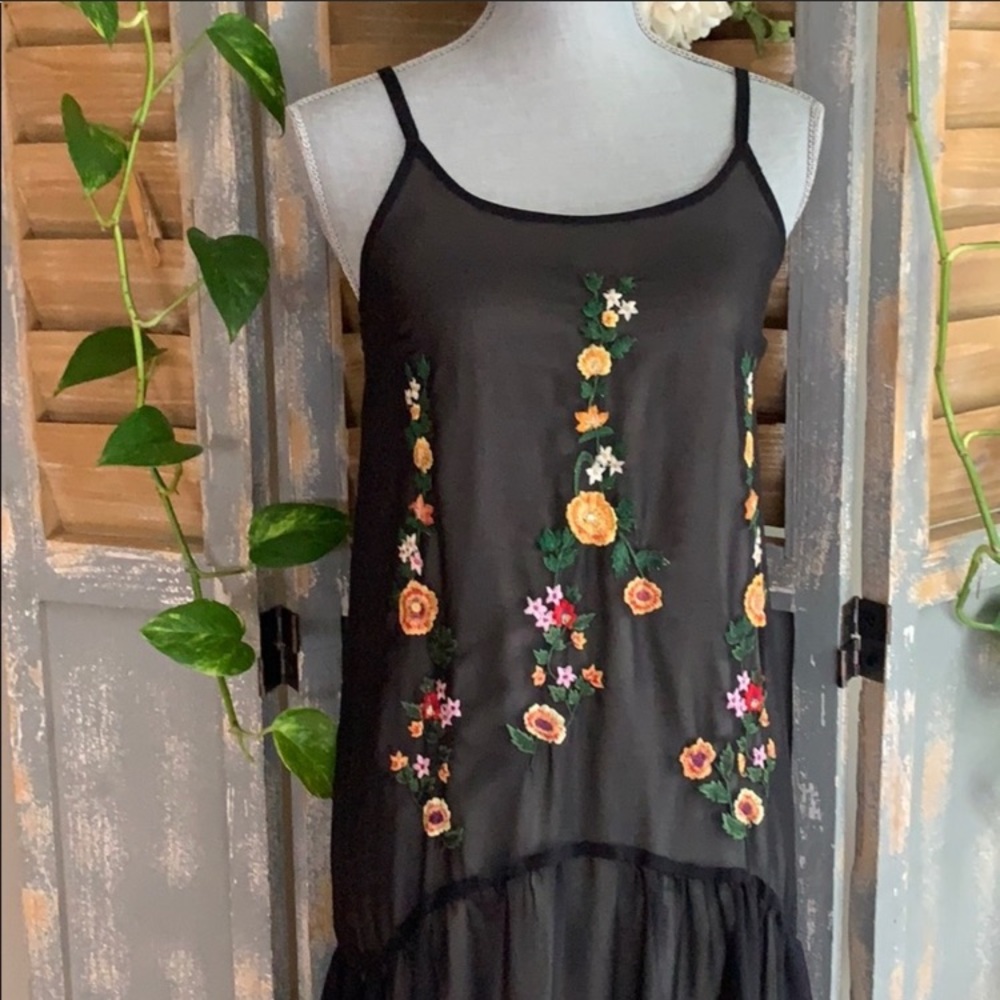 Coromandel Anthropologie Embroidered Crepe Dress🦜 - Picture 2 of 14